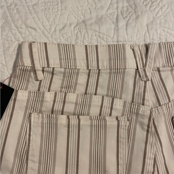 NWT Democracy AbsolutionHigh Rise Short - Picture 4 of 10